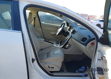 2012 Volvo S60 T5 z USA, uszkodzony, nr VIN YV1622FS6C2034360